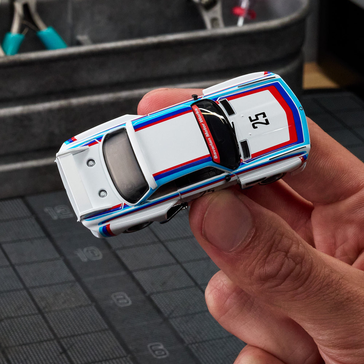 Hot Wheels Elite 64 1975 BMW 3.0 CSL Race