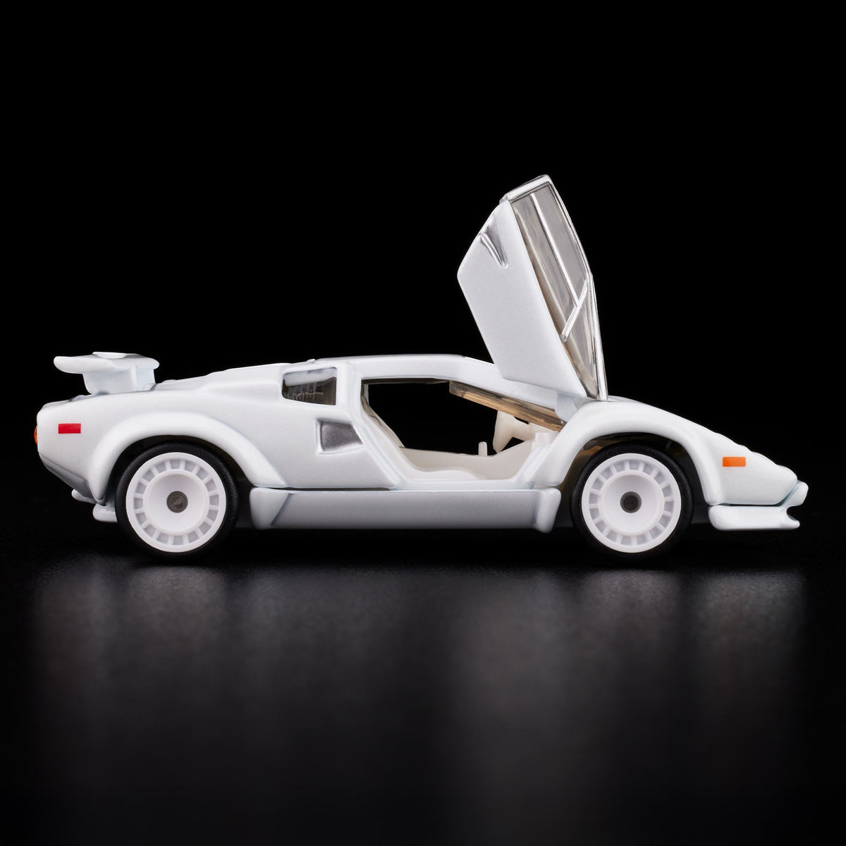 Hot Wheels RLC Exclusive 1982 Lamborghini Countach LP 500 S